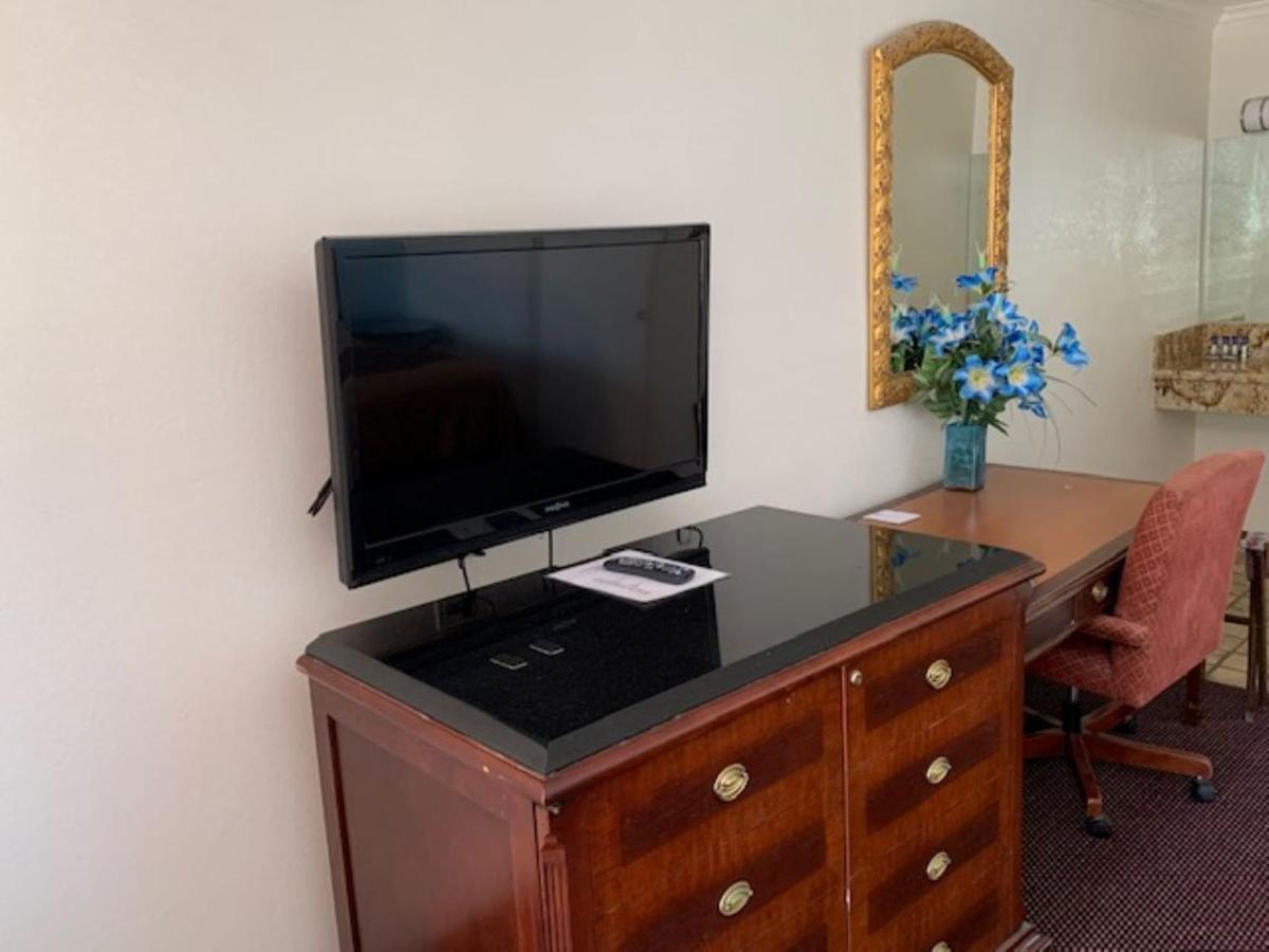 Americas Best Value Inn And Suites -Yucca Valley Bagian luar foto