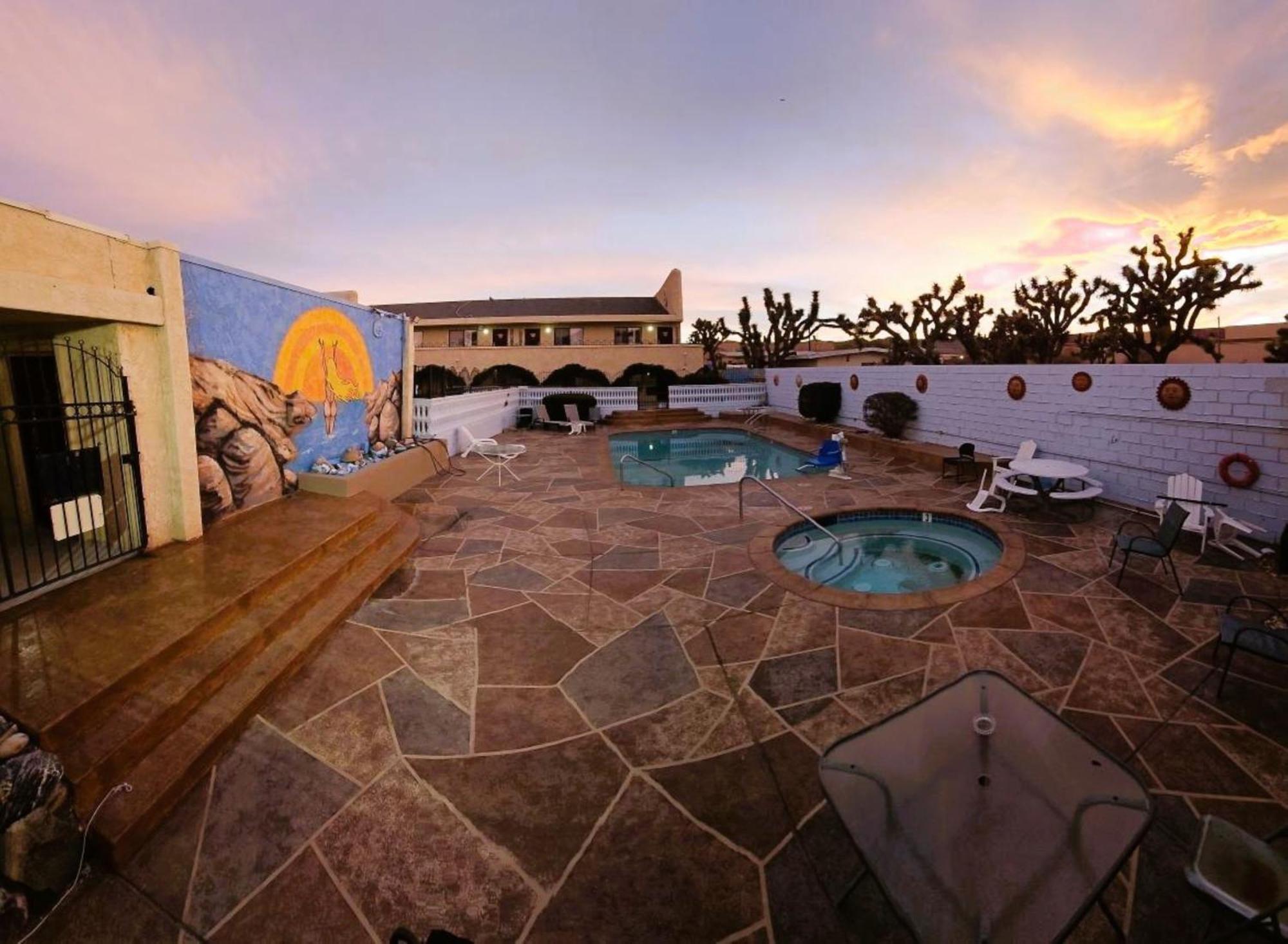 Americas Best Value Inn And Suites -Yucca Valley Bagian luar foto