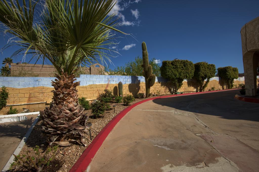 Americas Best Value Inn And Suites -Yucca Valley Bagian luar foto