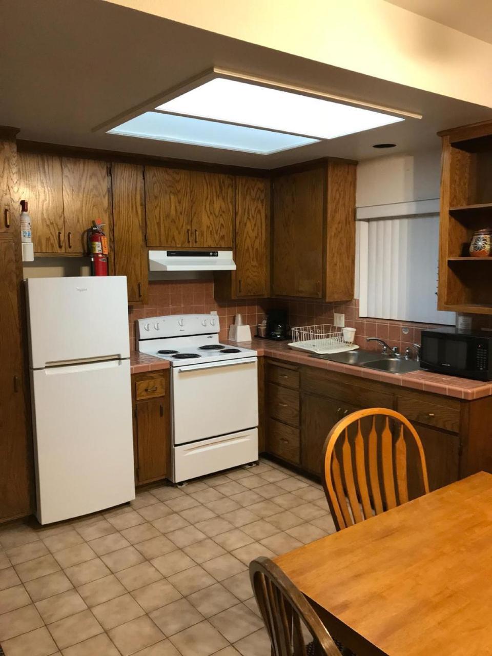 Americas Best Value Inn And Suites -Yucca Valley Bagian luar foto