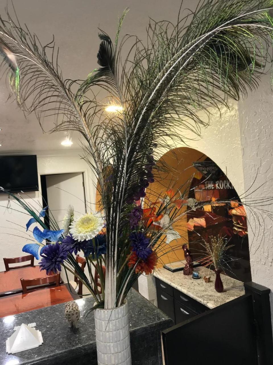 Americas Best Value Inn And Suites -Yucca Valley Bagian luar foto